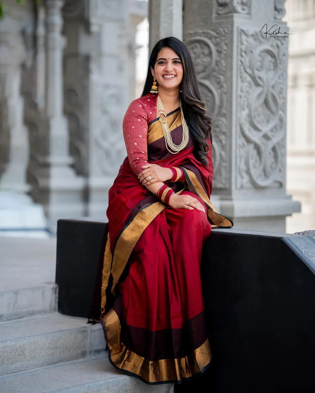 SOUTH INDIAN TV ACTRESS SRAVANTHI CHOKARAPU STILLS IN MAROON SAREE 3